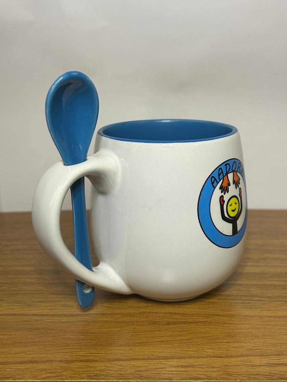 Caneca Azul com Colherzinha - Aadora - Design Exclusivo com Logo Adesivada