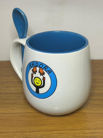 Caneca Azul com Colherzinha - Aadora - Design Exclusivo com Logo Adesivada