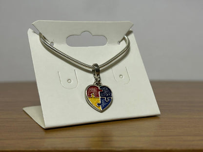 Berloque Coração Autismo - Amor e Apoio à Conscientização