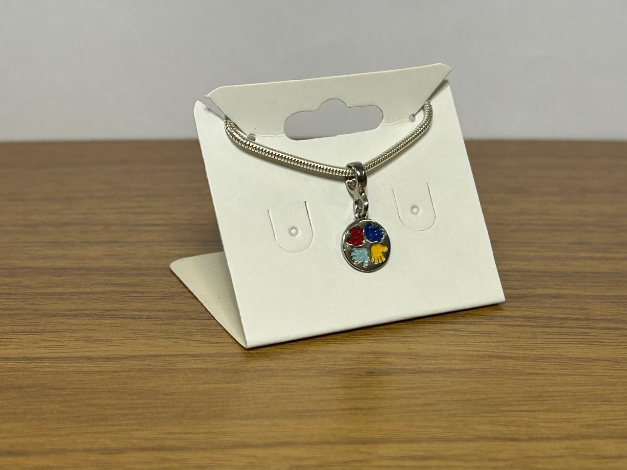 Berloque Mãozinhas Autismo - Apoio e Inclusão em Cada Detalhe